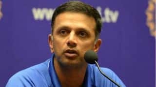 'बीच के ओवरों में विकेट लेने वाले गेंदबाजों की मौजूदगी से भारत को फायदा मिलेगा'